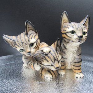 HARVEY KNOX TRIO OF KITTENS FIGURINE